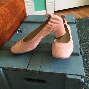 Everlane day heel in pink blush suade